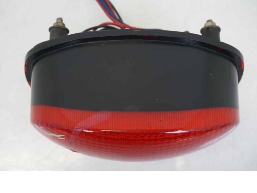 Höger sida på Baklampa från en Triumph TT 600 -2002 motorcykel.