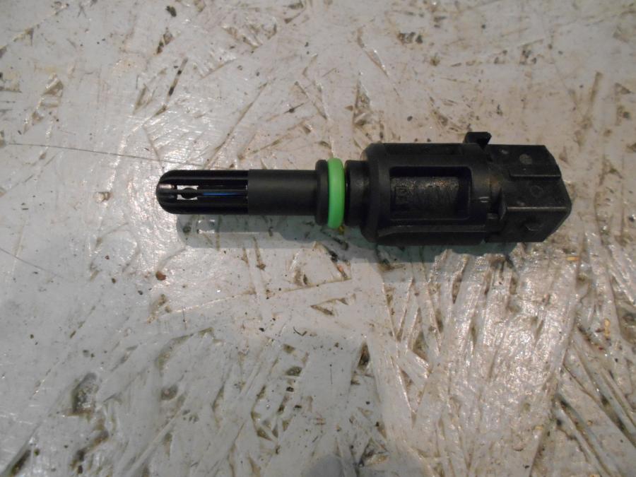 Framsidan på Luftburksensor från en BMW K 1300 R -2009 motorcykel.