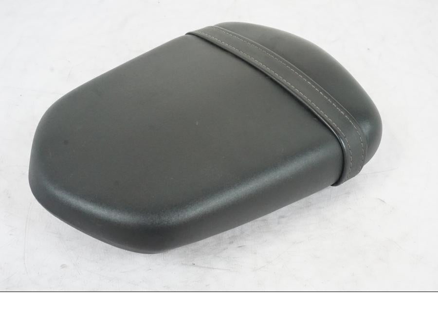 Baksidan på Sadel från en Suzuki GSX-R 750 -2007 motorcykel.