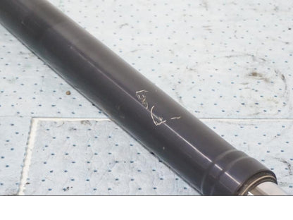 Snett nerifrån på Gaffelben från en KTM 690 Duke -2008 motorcykel.