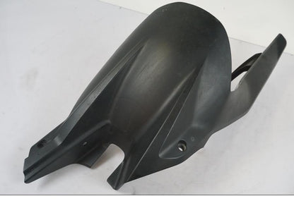 Höger sida på Svingskärm från en KTM 1290 Super Duke R -2018 motorcykel.