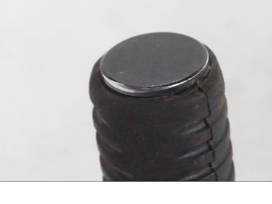 Snett uppifrån på Växelpedal från en KTM 390 Adventure -2021 motorcykel.