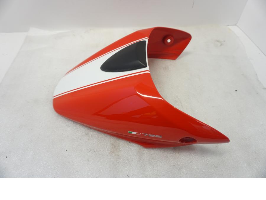 Snett uppifrån på Kuts från en Ducati Monster 796 -2013 motorcykel.