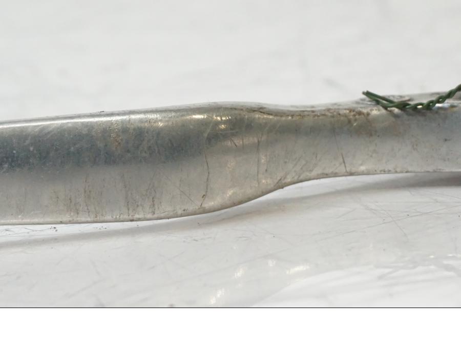 Extrabild4 på <p>Bromsgrepp från Husqvarna TE 310 2009.</p>

<p>Mindre skrapmärken på knoppen samt ytliga repor se bilder.</p> motorcykel.