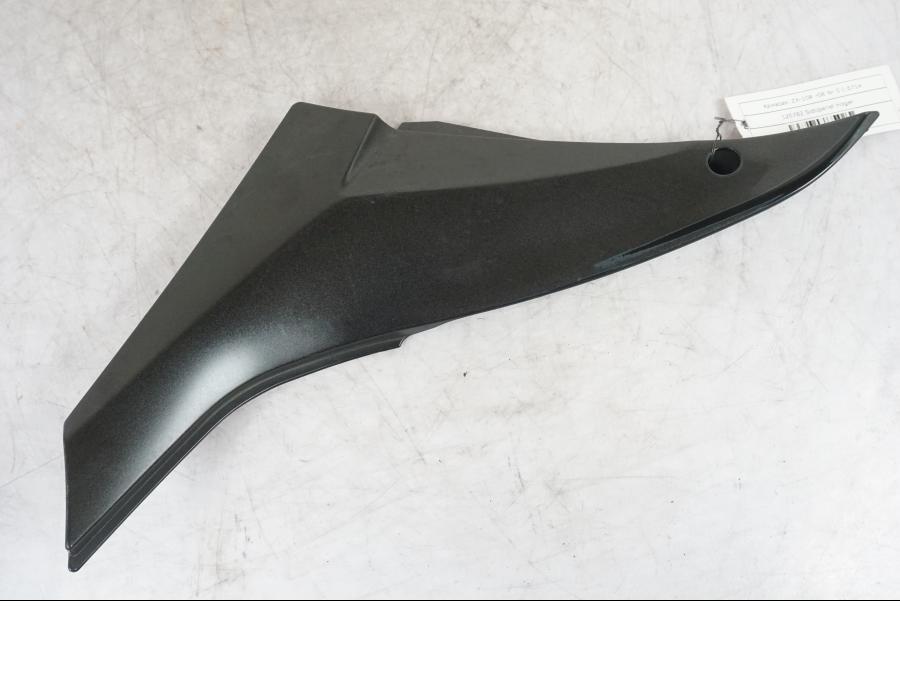 Framsidan på Sidopanel från en Kawasaki ZX-10R -2008 motorcykel.