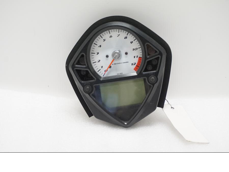 Framsidan på Instrumentpanel från en Suzuki SV 1000 -2007 motorcykel.