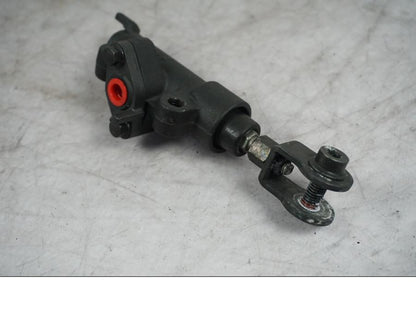 Baksidan på Bromshuvudcylinder från en Honda CBR 1100 XX -2006 motorcykel.