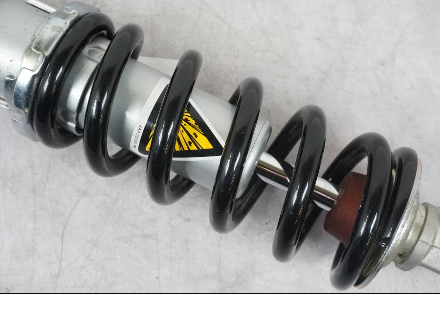 Höger sida på Stötdämpare från en Yamaha MT-09 -2016 motorcykel.