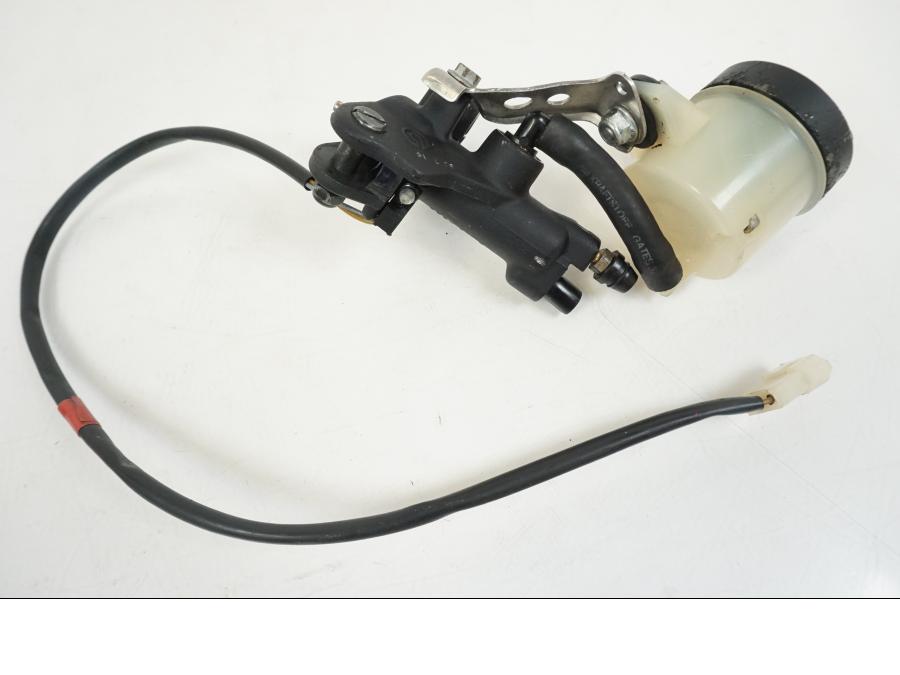 Framsidan på Bromshuvudcylinder från en Aprilia RS 250 -1998 motorcykel.