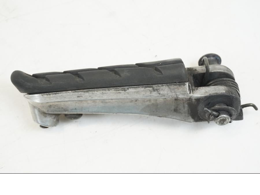 Baksidan på Fotpinne från en Honda VFR 800 -2003 motorcykel.