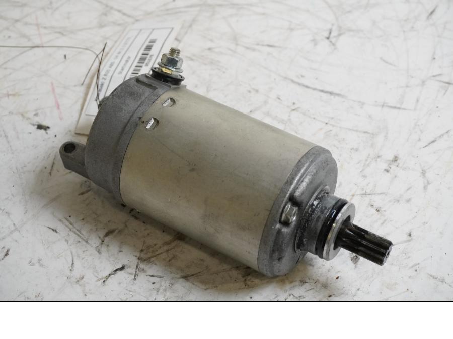 Framsidan på Startmotor från en Kawasaki Z 800 -2014 motorcykel.