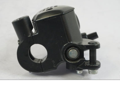 Höger sida på Bromshuvudcylinder från en Kawasaki Z 900 -2021 motorcykel.