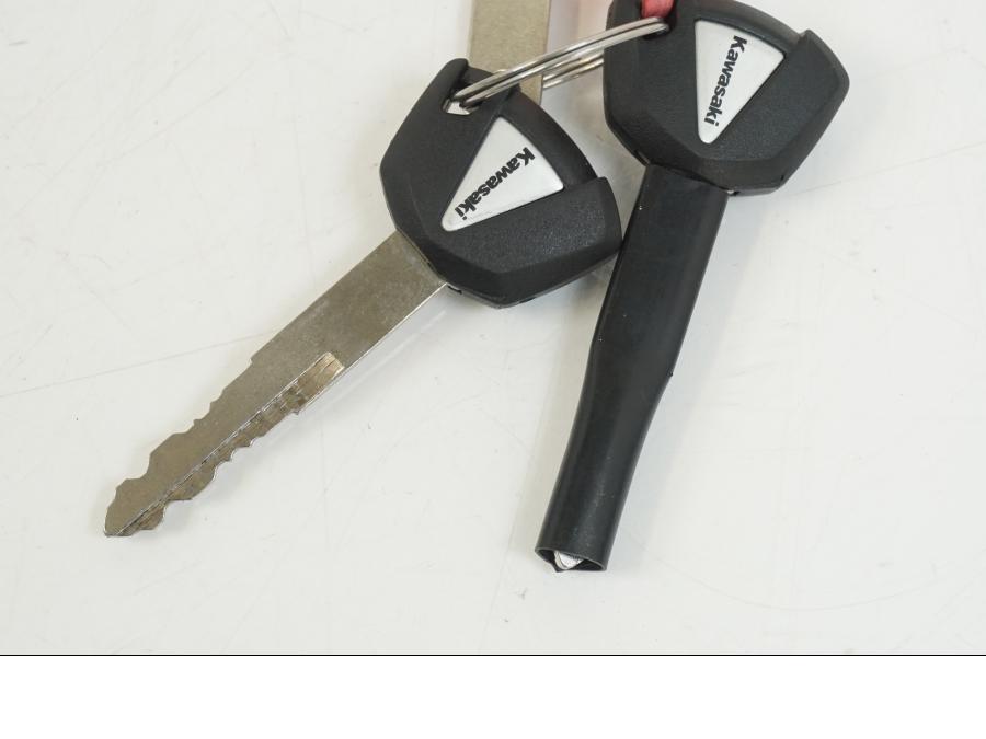 Extrabild1 på Låssats från en Kawasaki ER-6F -2016 motorcykel.