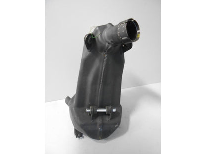 Baksidan på Ljuddämpare från en KTM RC 390 -2015 motorcykel.