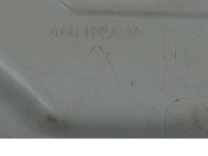 Vänster sida på Bensintankskåpa från en Ducati Desert X -2022 motorcykel.