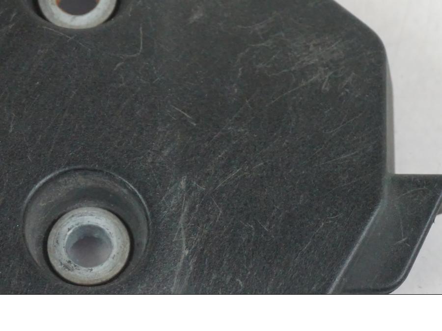 Baksidan på Hälskydd från en BMW F 800 GS -2008 motorcykel.