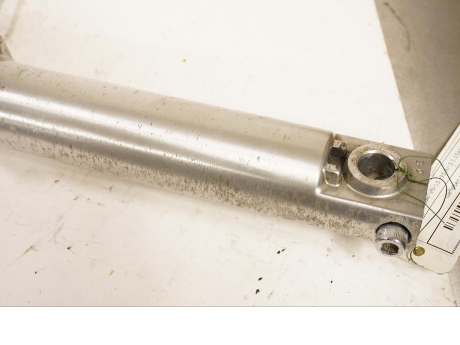 Snett uppifrån på Gaffelben från en Kawasaki VN 1500 -1995 motorcykel.