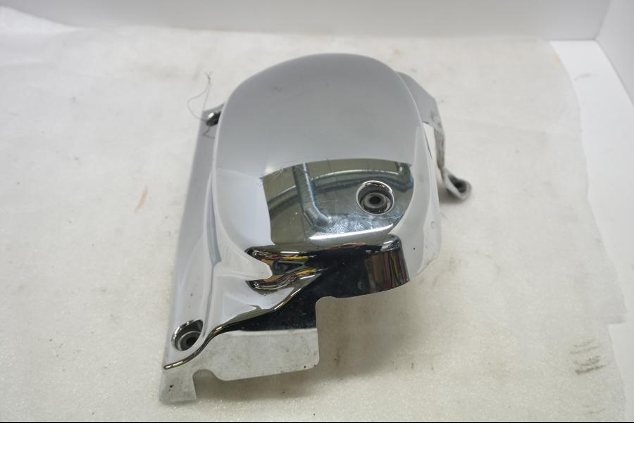 Baksidan på Sidopanel från en Suzuki VL 800 -2004 motorcykel.