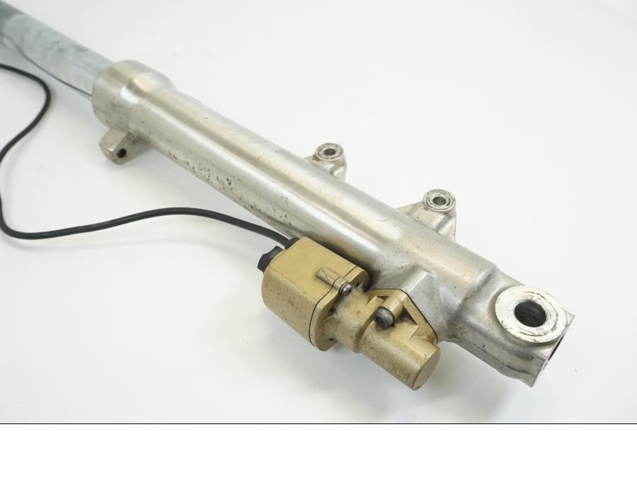 Höger sida på Gaffelben från en Suzuki GSX-R 1100 -1986 motorcykel.