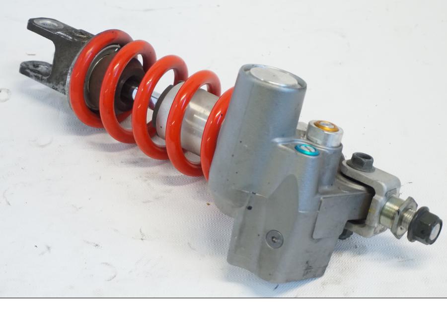 Snett uppifrån på Stötdämpare från en Yamaha YZF R6 -2006 motorcykel.