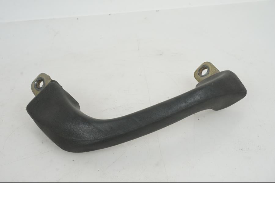 Baksidan på Passagerarhandtag från en Yamaha XJ 900 S -1997 motorcykel.