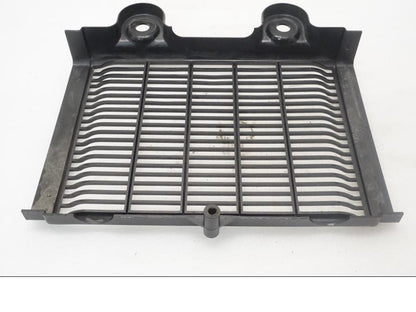 Baksidan på Vattenkylgaller från en Triumph Legend TT -2000 motorcykel.