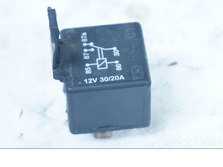 Framsidan på Relä från en Honda XL 600 V -1994 motorcykel.