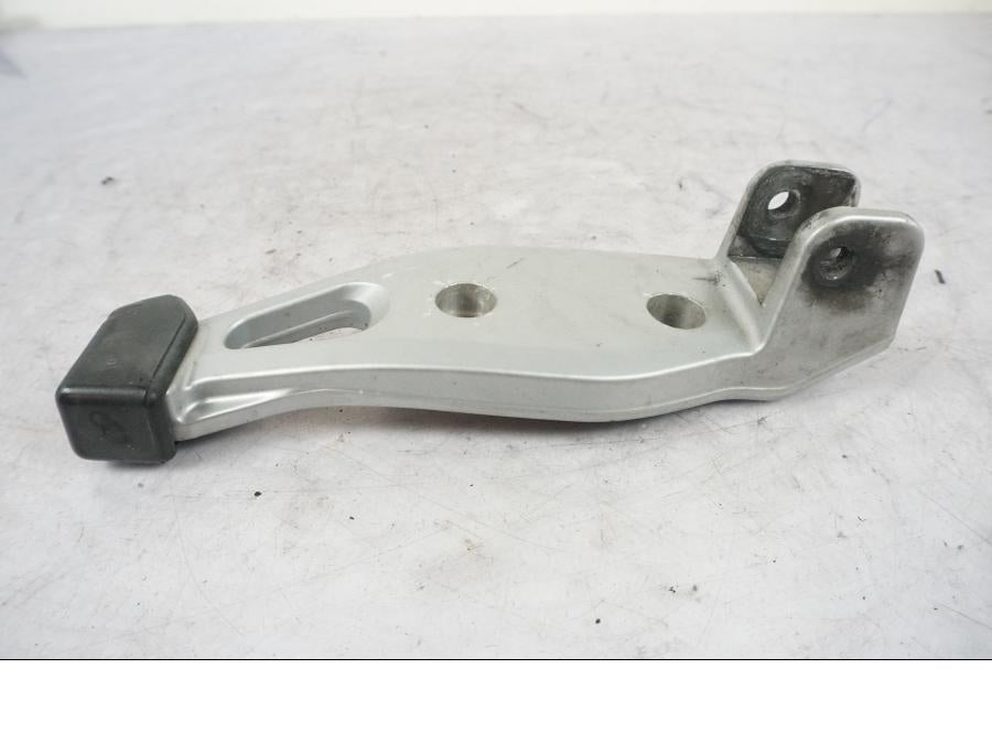 Baksidan på Sidoväskhållare från en BMW R 850 R -2004 motorcykel.