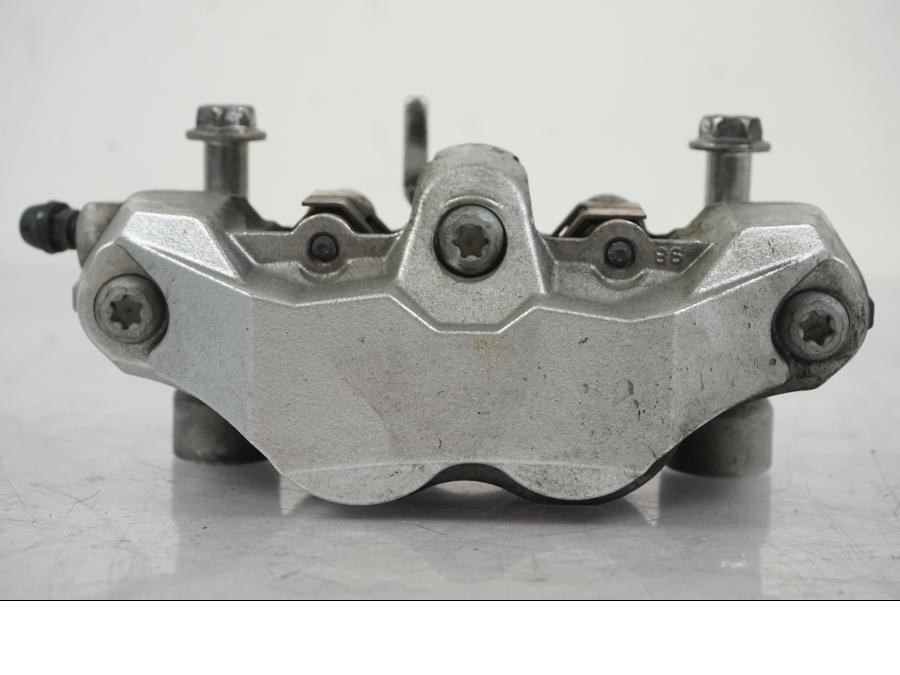 Vänster sida på Bromsok från en Suzuki VZR 1800 -2009 motorcykel.