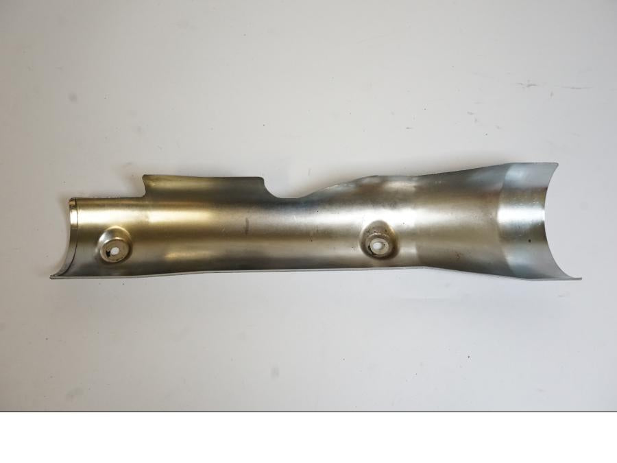 Höger sida på Svingkromskydd från en Suzuki VZ 1600 -2005 motorcykel.