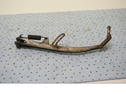 Baksidan på Sidostöd från en Suzuki GSX 550 -1985 motorcykel.