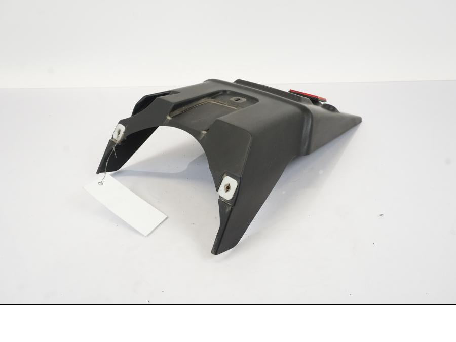 Snett uppifrån på Skylthållare från en BMW R 1150 RS -2003 motorcykel.