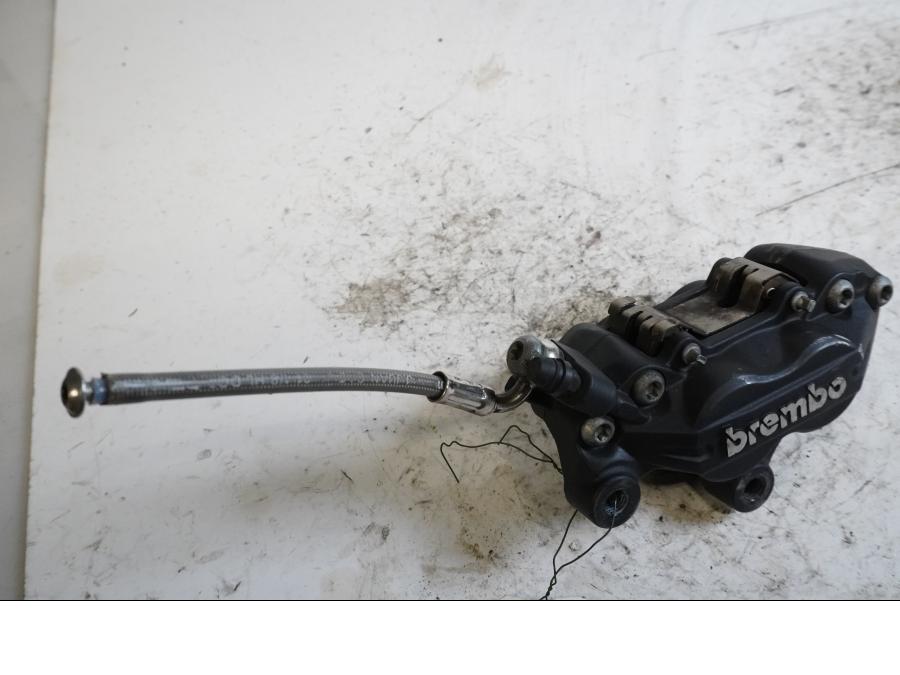 Framsidan på Bromsok från en BMW F 800 ST -2008 motorcykel.