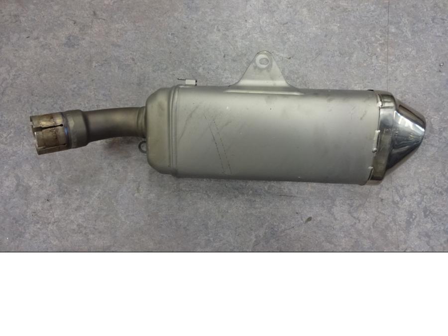 Vänster sida på Ljuddämpare från en Suzuki GSX-R 750 -2015 motorcykel.