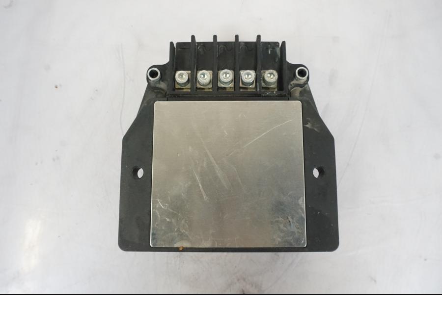 Snett uppifrån på Likriktare från en Honda VFR 1200 -2010 motorcykel.