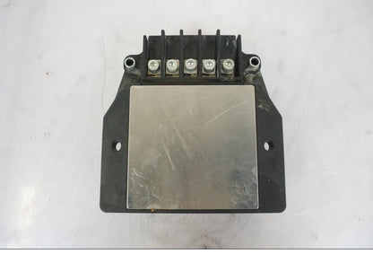 Snett uppifrån på Likriktare från en Honda VFR 1200 -2010 motorcykel.