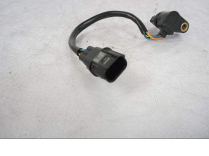 Baksidan på Kamaxelsensor från en Honda VFR 1200 -2010 motorcykel.