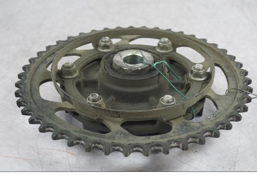 Baksidan på Drevfäste från en Yamaha MT-09 -2016 motorcykel.