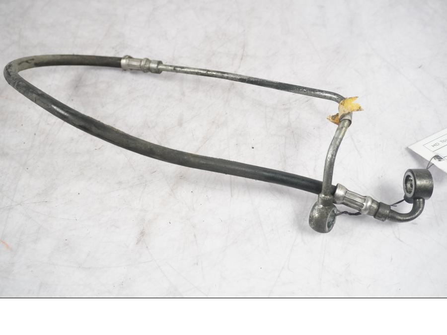 Framsidan på Bromsledning från en H-D Touring Street Glide FLHX -2009 motorcykel.