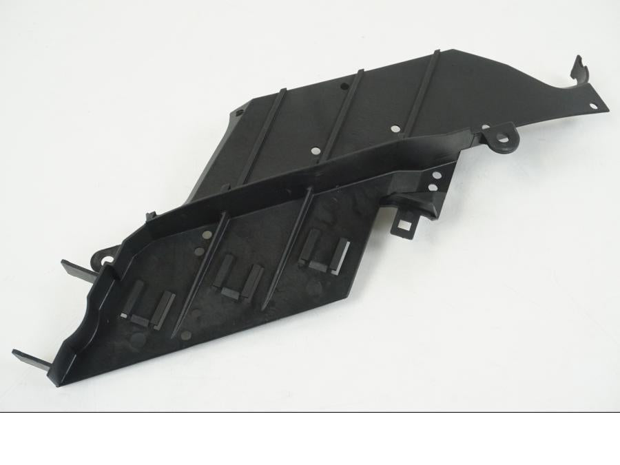 Framsidan på Reläbox från en BMW F 650 CS -2002 motorcykel.