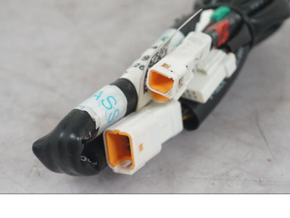 Höger sida på Kablage från en KTM 1290 Super Adventure S -2022 motorcykel.