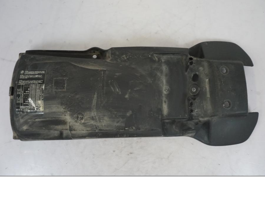 Höger sida på Undertail från en BMW R 1150 GS -2002 motorcykel.