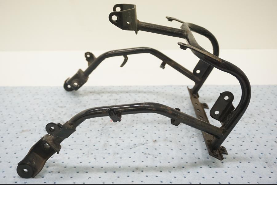 Framsidan på Toppkåpstag från en Suzuki GSX 550 -1985 motorcykel.