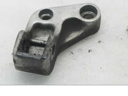 Framsidan på Fotpinnefäste från en Triumph Legend TT -2000 motorcykel.