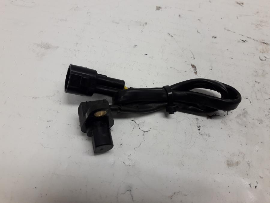 Framsidan på Hastighetsgivare från en Kawasaki ER-6N -2015 motorcykel.