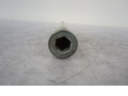 Vänster sida på Axel från en Kawasaki ER-6F -2010 motorcykel.