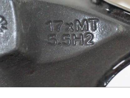 Vänster sida på Fälg från en KTM 790 Duke -2019 motorcykel.