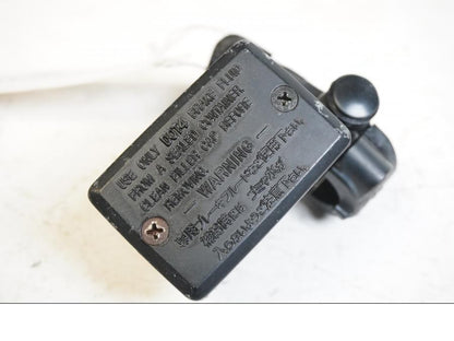 Baksidan på Bromshuvudcylinder från en Yamaha FZ-S 600 -1999 motorcykel.