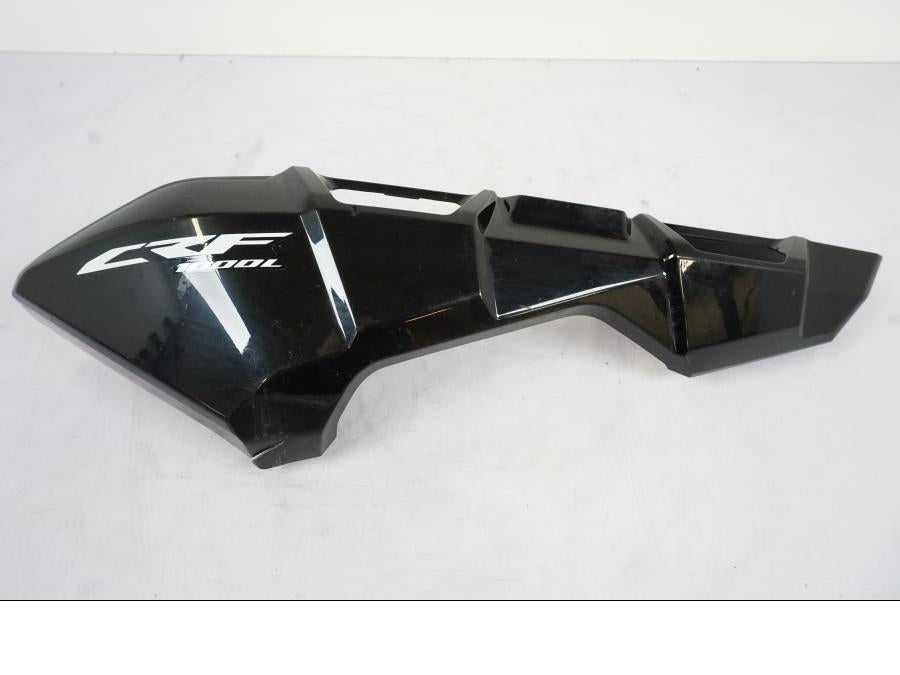 Framsidan på Bakvinge från en Honda CRF 1000 Africa Twin -2016 motorcykel.