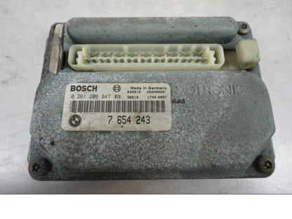 Framsidan på Motronic styrenhet från en BMW R 850 R -2004 motorcykel.